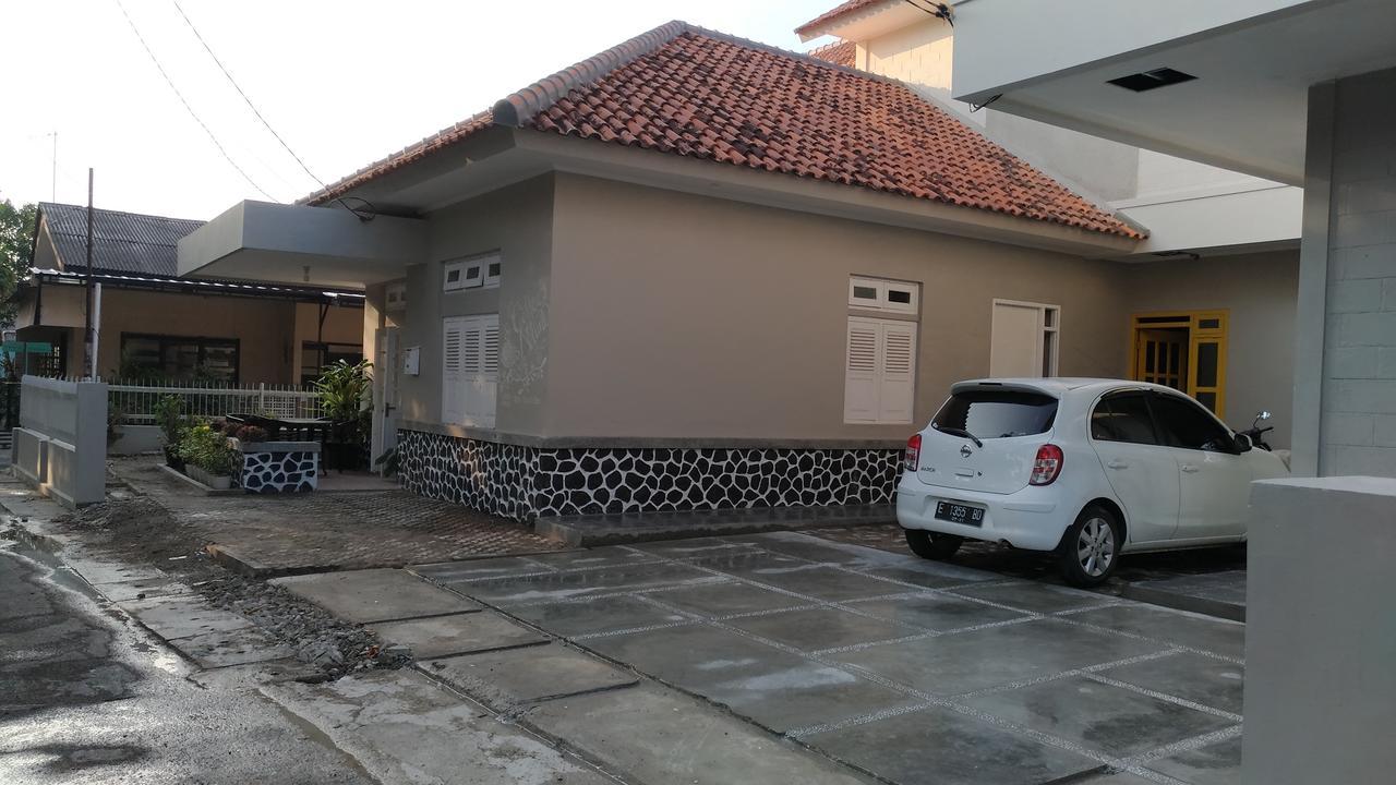 Roemah Kesambi Cirebon Bagian luar foto
