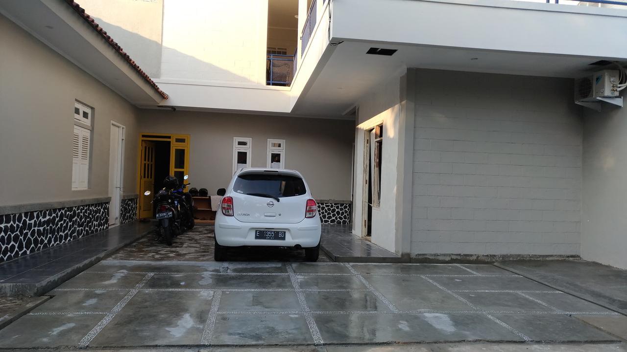 Roemah Kesambi Cirebon Bagian luar foto
